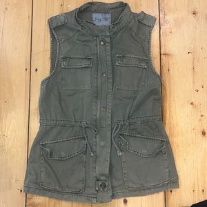 Drawstring Cargo Vest